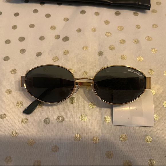 Steve Madden Accessories - Steve Madden Gold Oval Sunglasses with Black Lenses New with Case